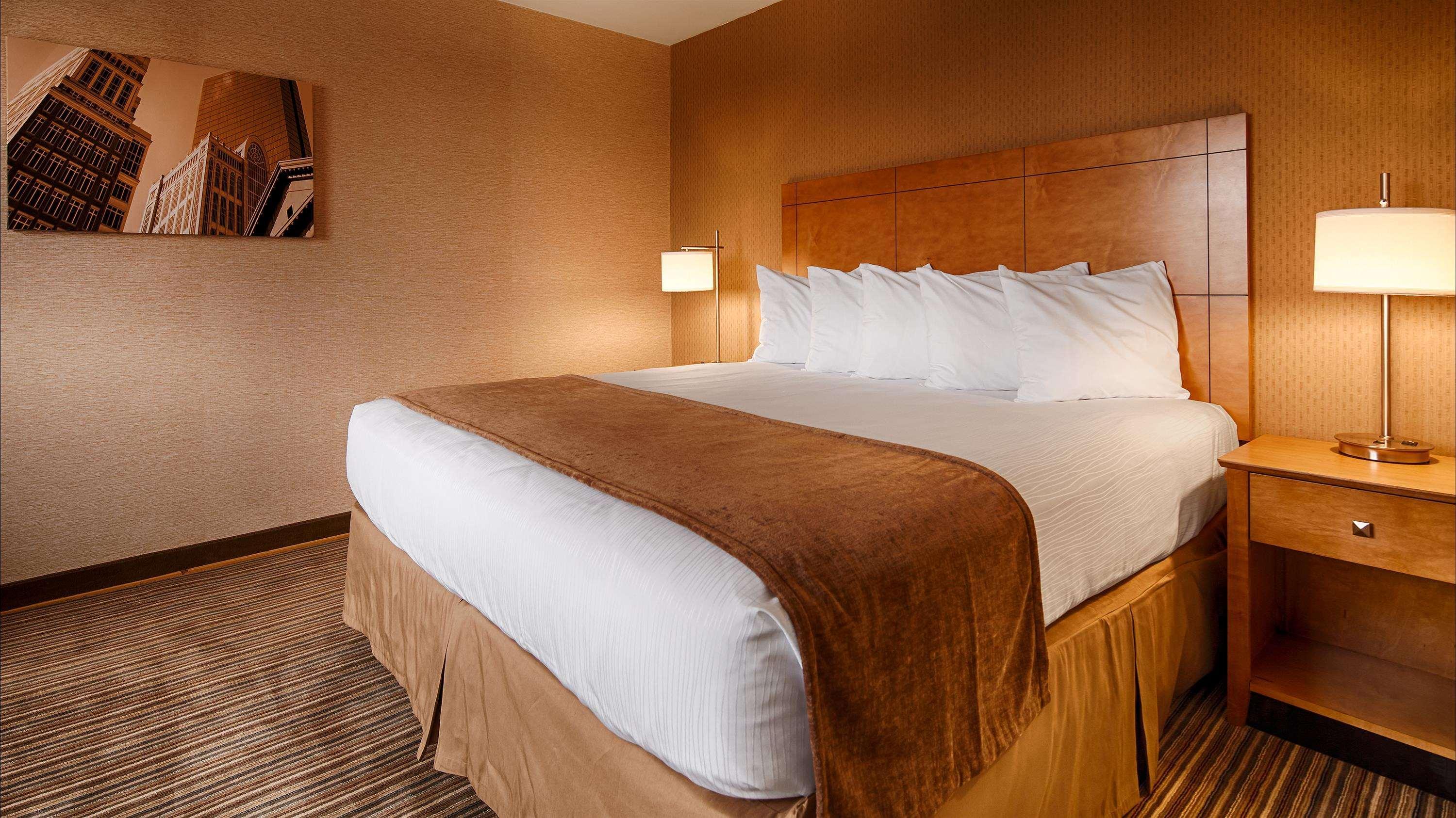 Best Western Royal Plaza Hotel And Trade Center Marlborough Exterior photo