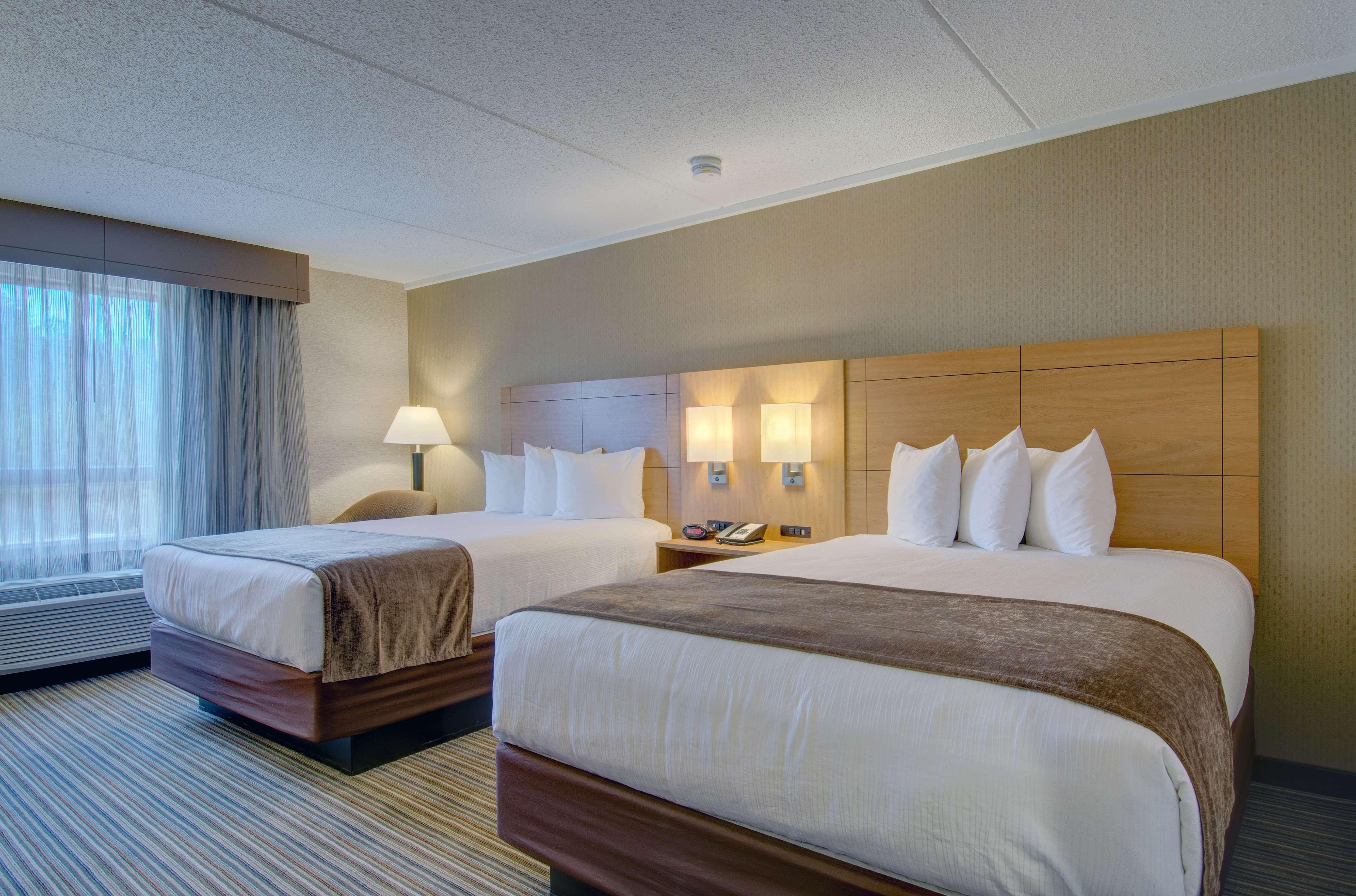 Best Western Royal Plaza Hotel And Trade Center Marlborough Exterior photo