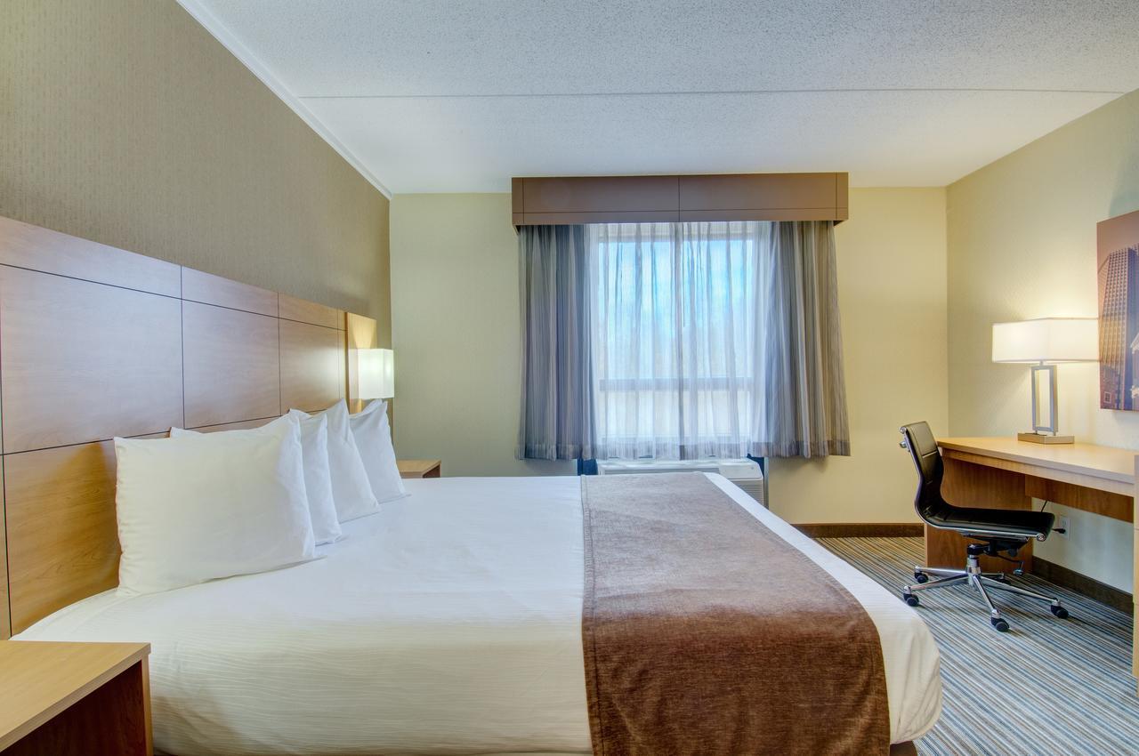 Best Western Royal Plaza Hotel And Trade Center Marlborough Exterior photo
